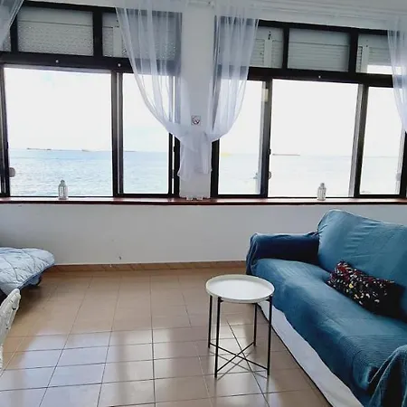 Salema Vistas Al Mar San Cristobal 게스트하우스 *